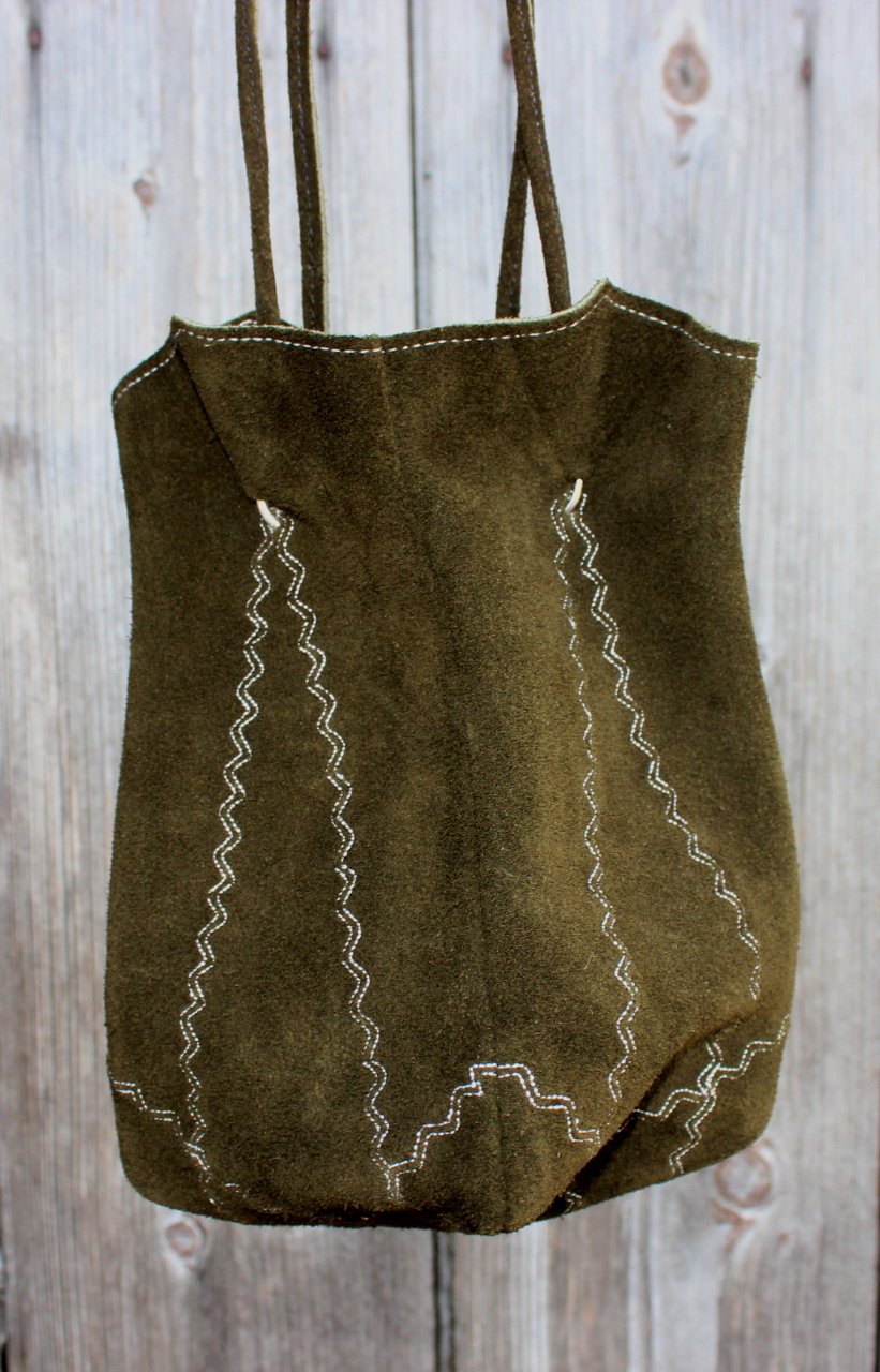 kleiner dunkelgrüner True Vintage Trachtenbeutel aus Echtleder, Handtasche zum Dirndl