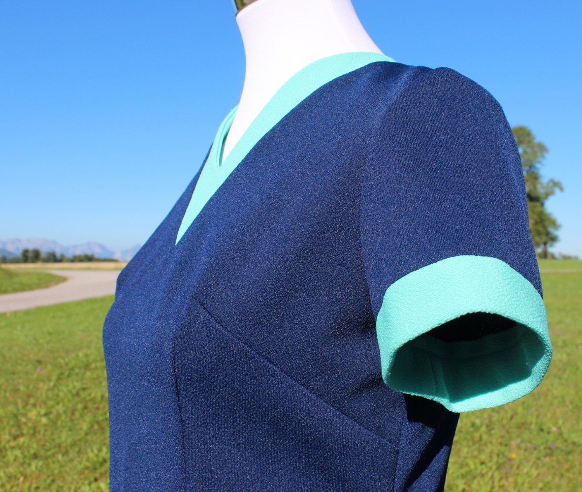 kurzes dunkelblau mintfarbenes tailliertes True Vintagekleid, ca. Größe 38, 1960s, Sommerkleid