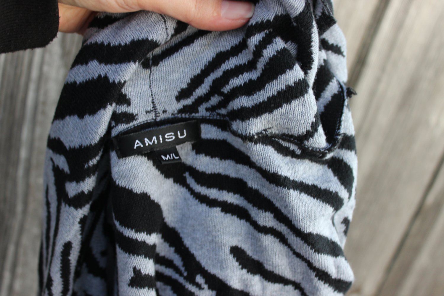 grau schwarze Weste, offener Cardigan mit Zebramuster, Amisu, M/L (ca. Größe 38-40)