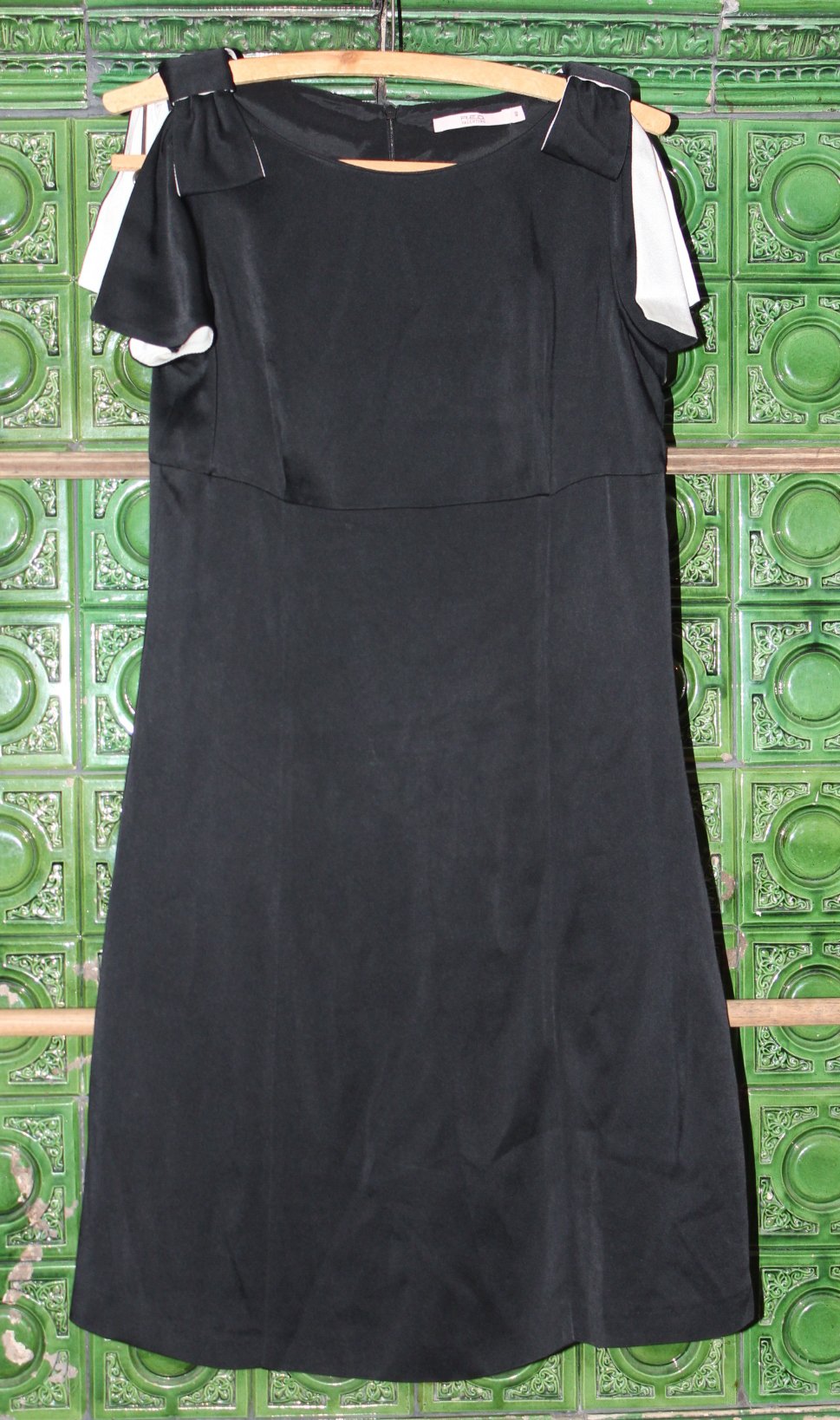 kleines Schwarzes, kurzes schwarzes Kleid mit Schleifen, RED Valentino, ca. Größe 34-36