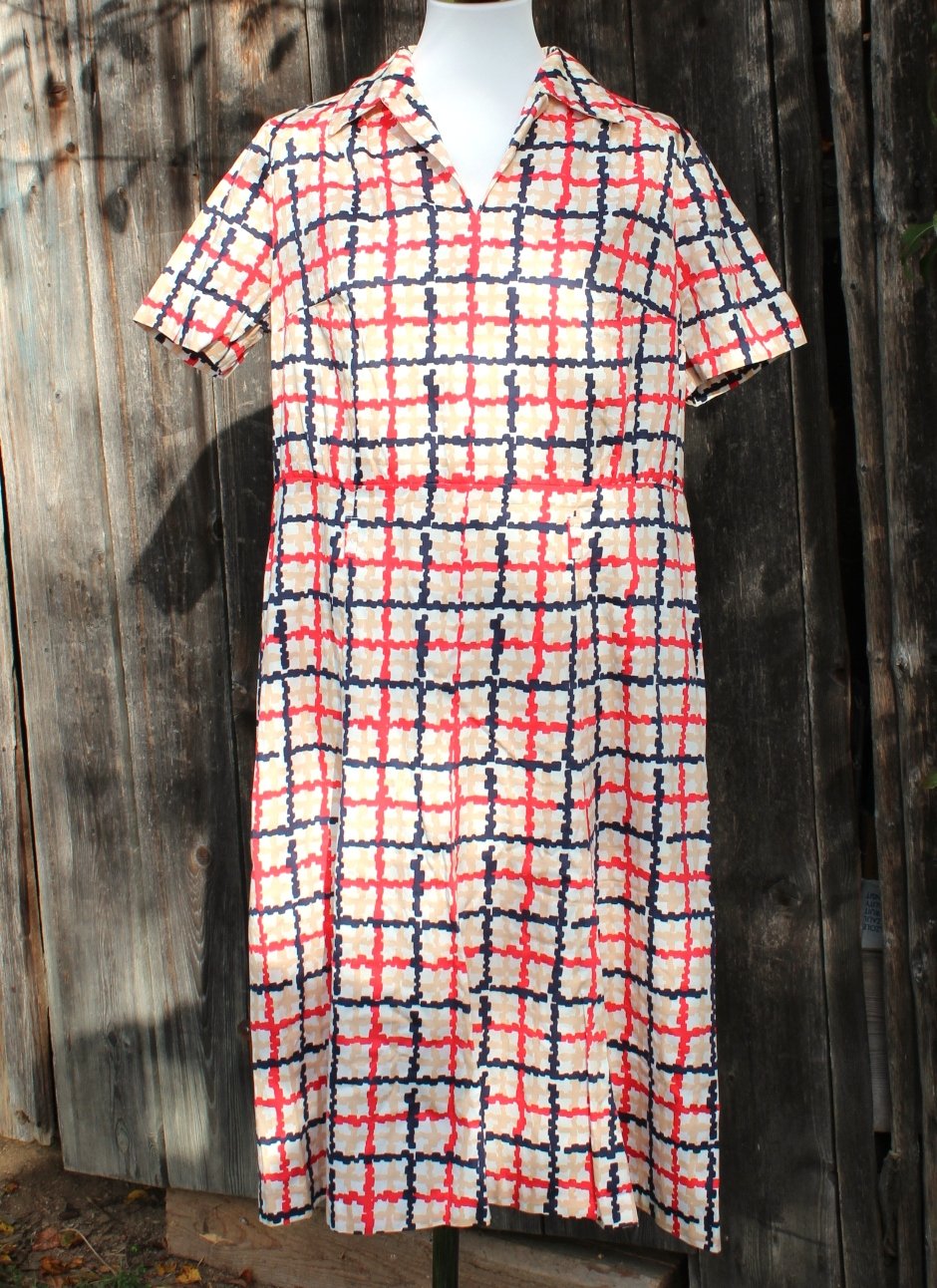 cremefarbenes True Vintage Kleid mit Muster in rot und blau, Unikat, ca. Größe 46