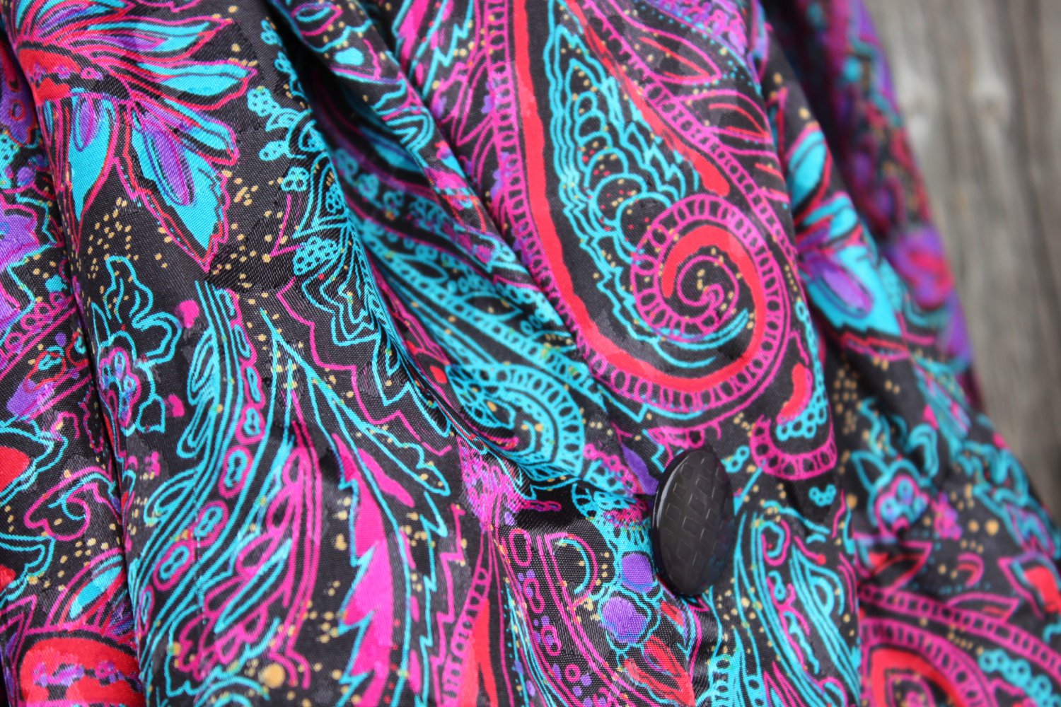 True Vintage 1980er Kleid mit Paisleymuster, Puffärmeln und Schößchen, Größe 38, Midikleid 