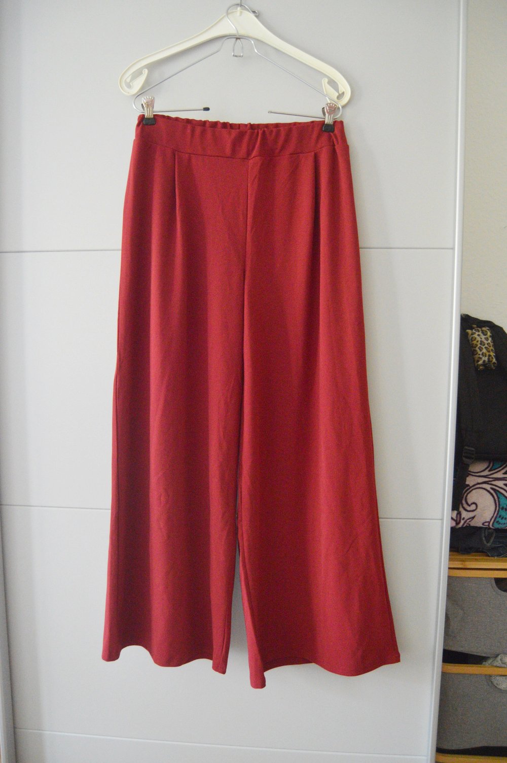 Weite Hose von Colloseum gr.L weinrot