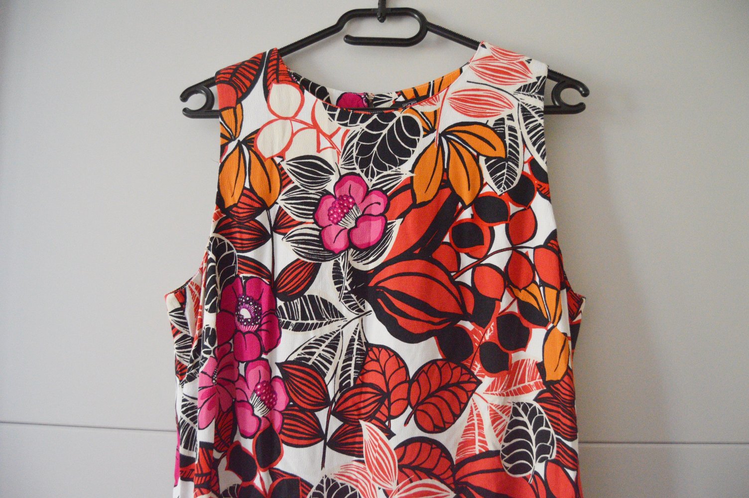 Kleid von F&F gr.42 mit Blumen 