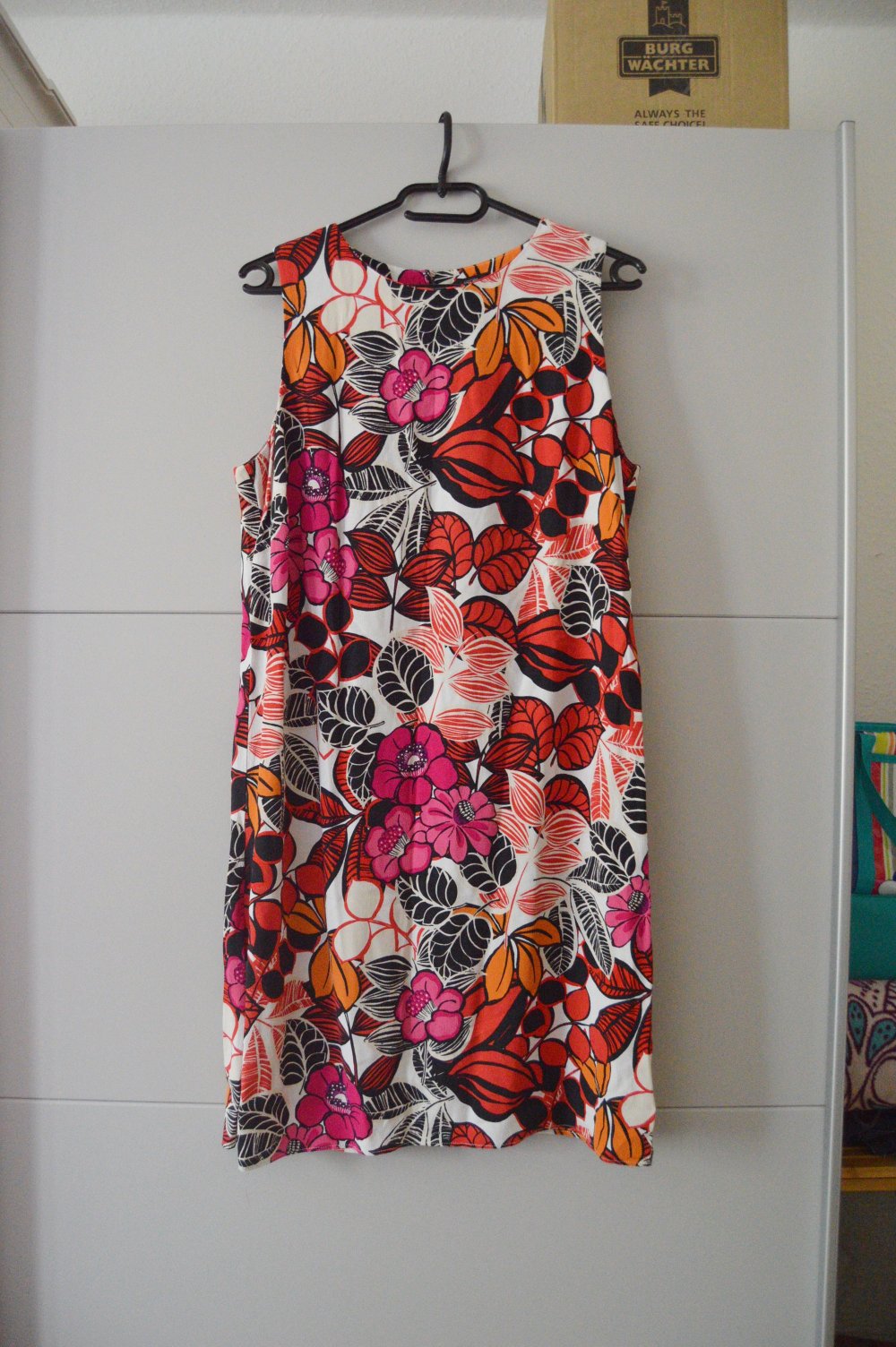 Kleid von F&F gr.42 mit Blumen 