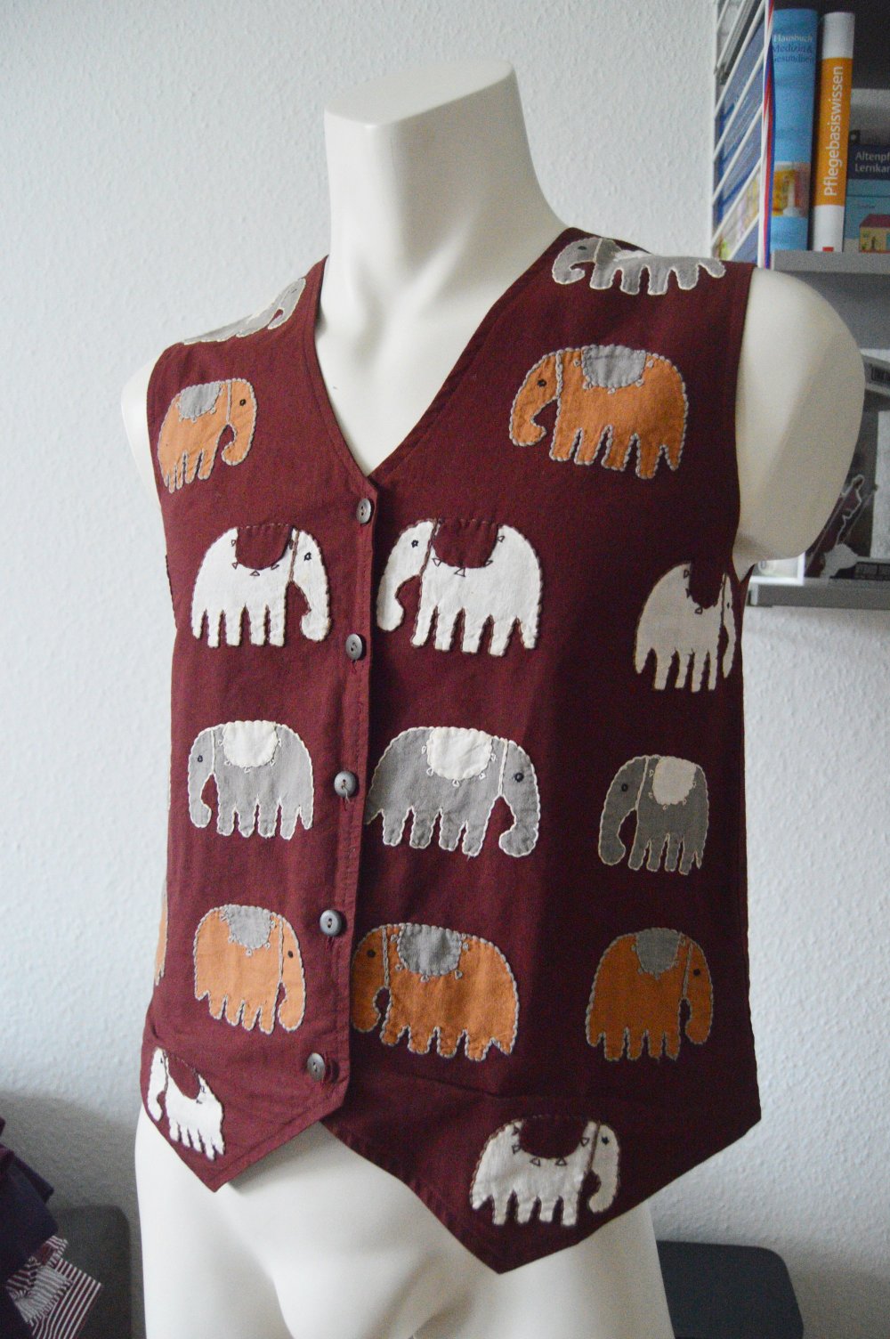Vintage weste mit elefanten