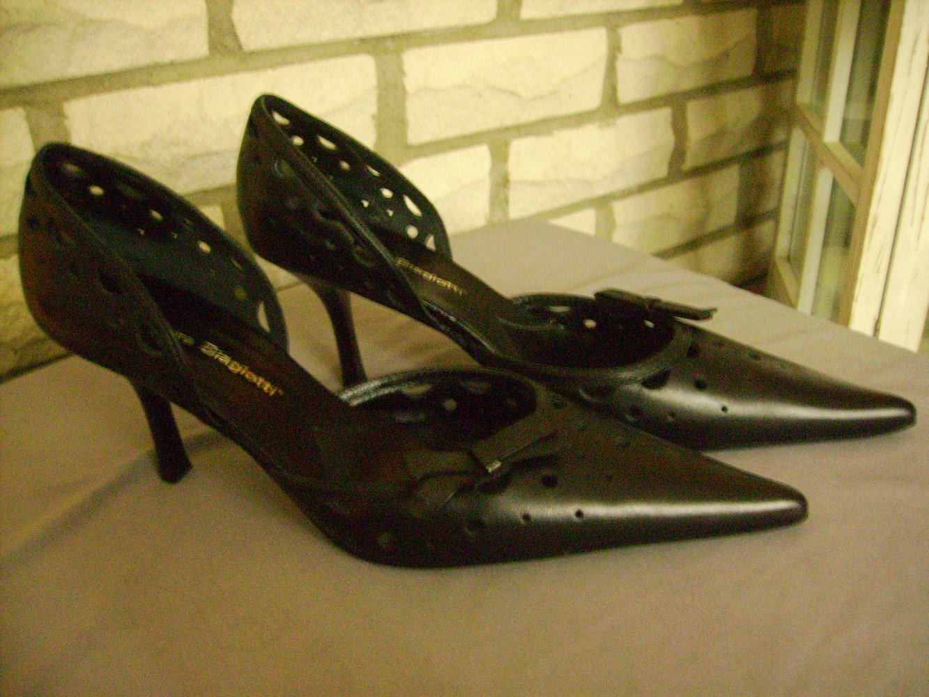 Neue hochwertige Pumps,Leder,Gr.39,Laura Biagiotti,cut-outs,schwarz,High Heels  