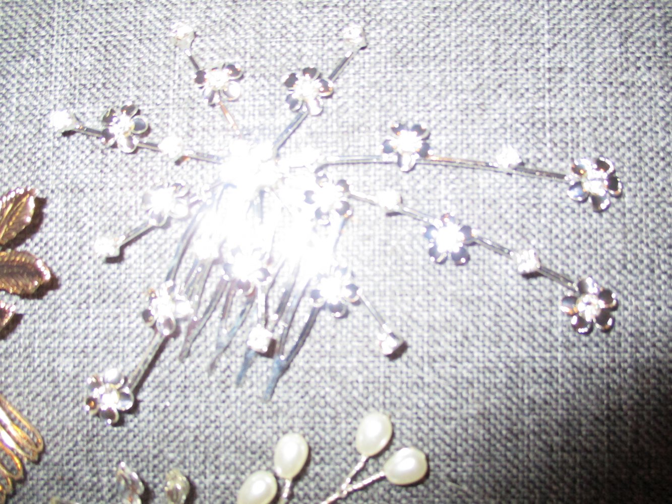 neu,3 teiliger ( mädchen/frauen ) haarschmuck, silber und goldfarben, blumen, steinchen, perlen