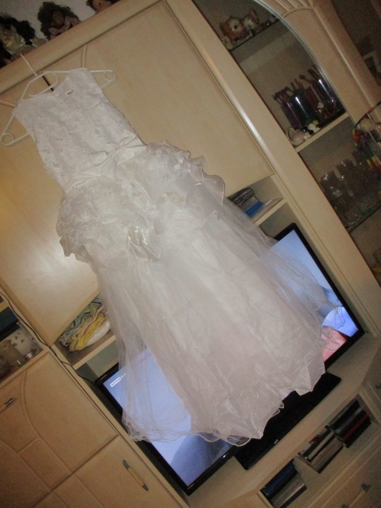 neues traumhaftes festkleid,hochzeit,komunion.weiss,tüll,spitze,ärmellos,blümchen
