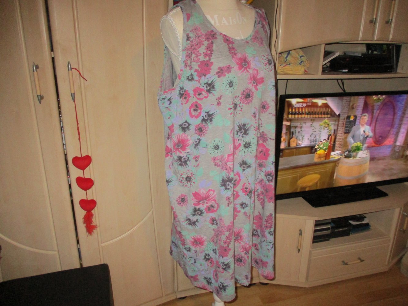 ärmelloses kleid,grau,rot,türkis,grösse 52/54,blumen,schlicht