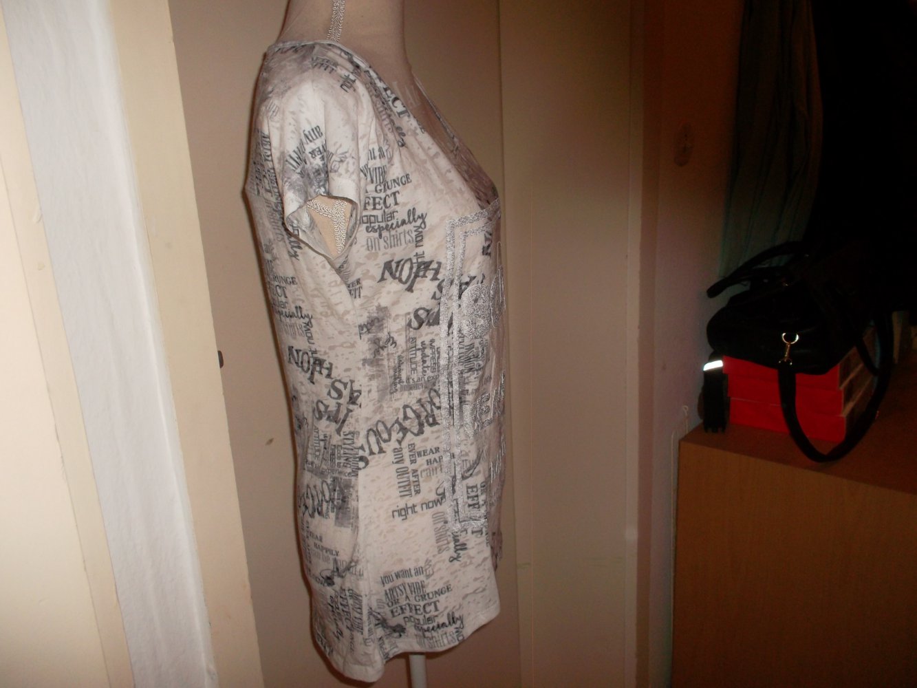 neues shirt,blind date,gr. 34.bunt gemustert,druck,glitzer