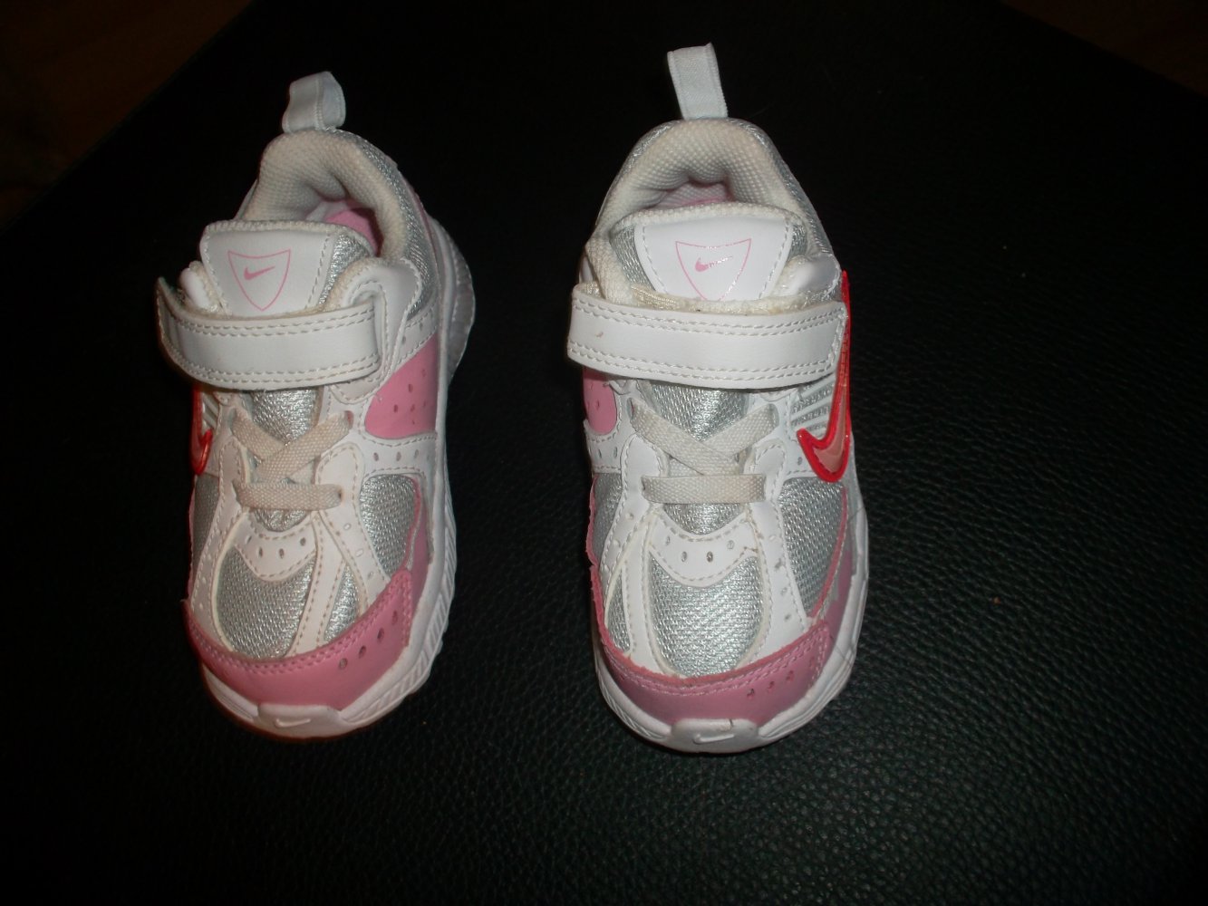 süsse neue kinderschuhe,nike,grösse 22,weiss/rosa