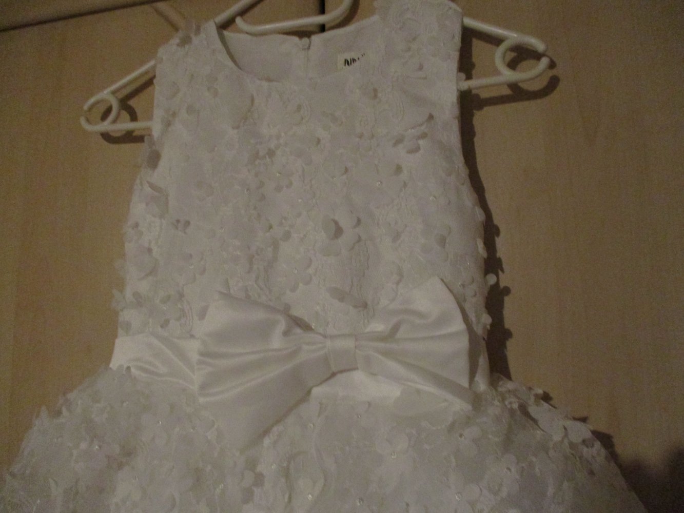 neues traumhaftes festkleid,hochzeit,komunion.weiss,tüll,spitze,ärmellos,blümchen