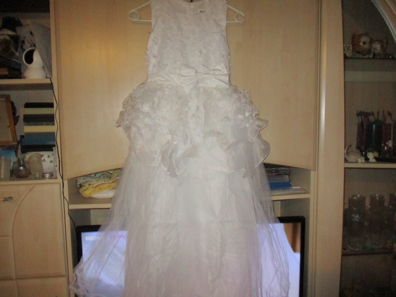 neues traumhaftes festkleid,hochzeit,komunion.weiss,tüll,spitze,ärmellos,blümchen