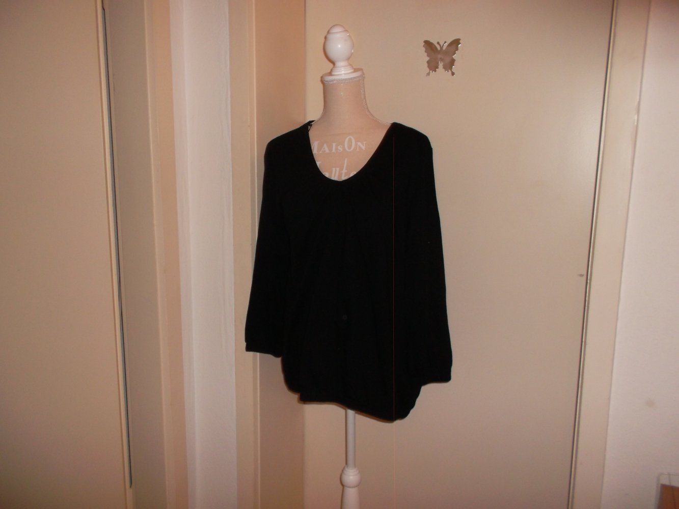 neuwertiges schwarzes damenoberteil,langarm,grösse 44/46.von bpc