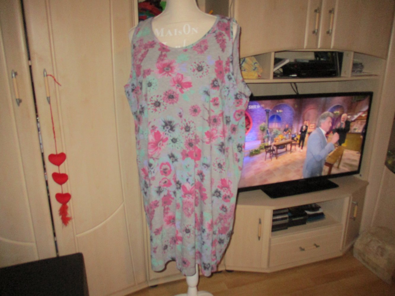 ärmelloses kleid,grau,rot,türkis,grösse 52/54,blumen,schlicht