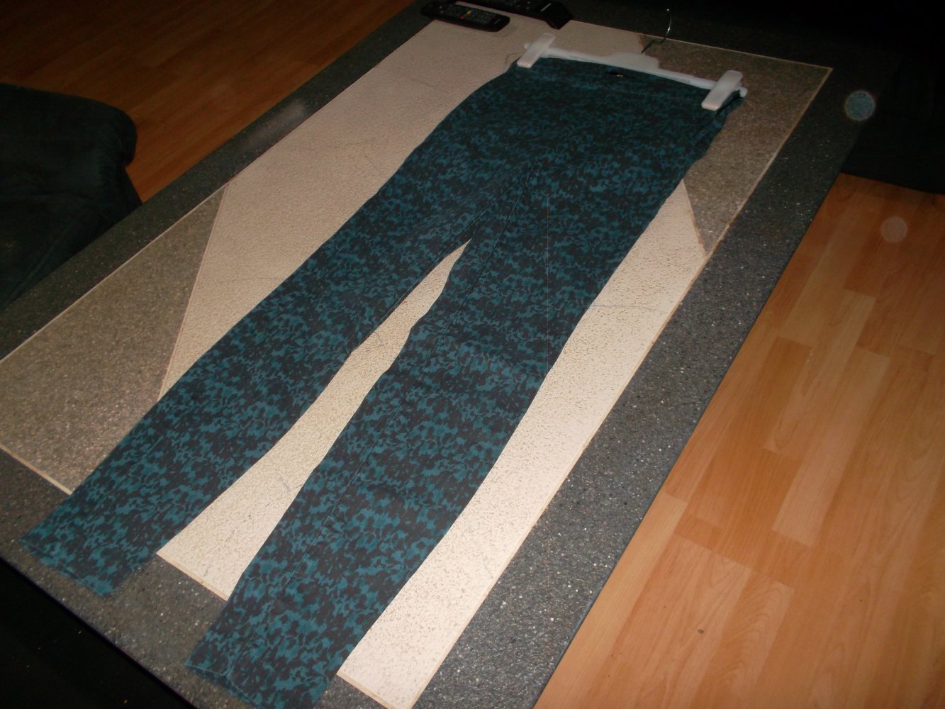 hose,petrol/schwarz,leomuster,grösse 34,h&m