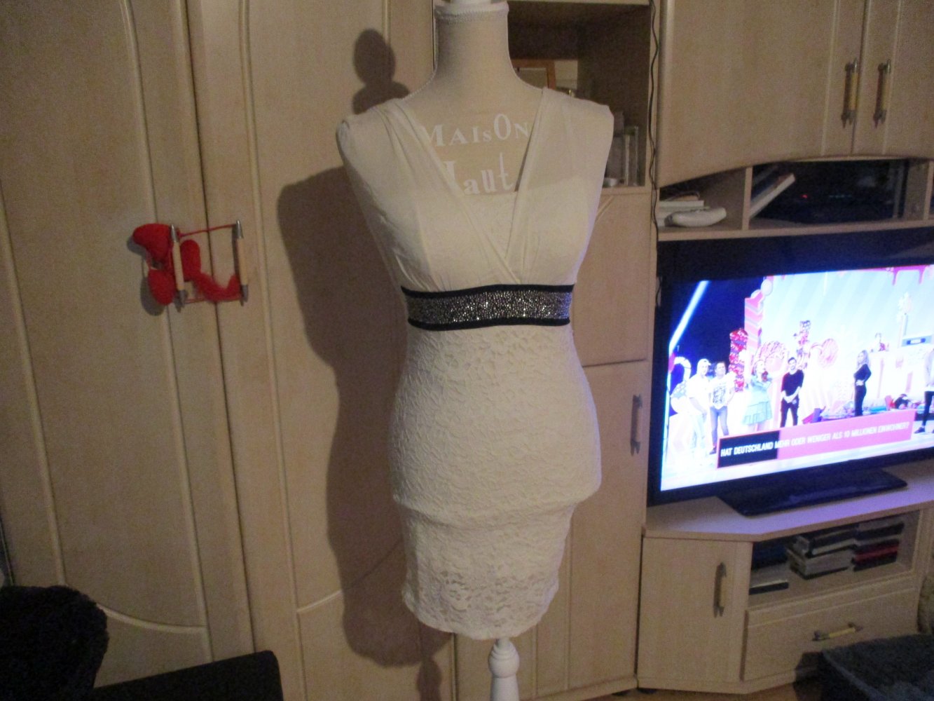 wunderschönes kleid,weiß,gr.34,wie neu,steinchen