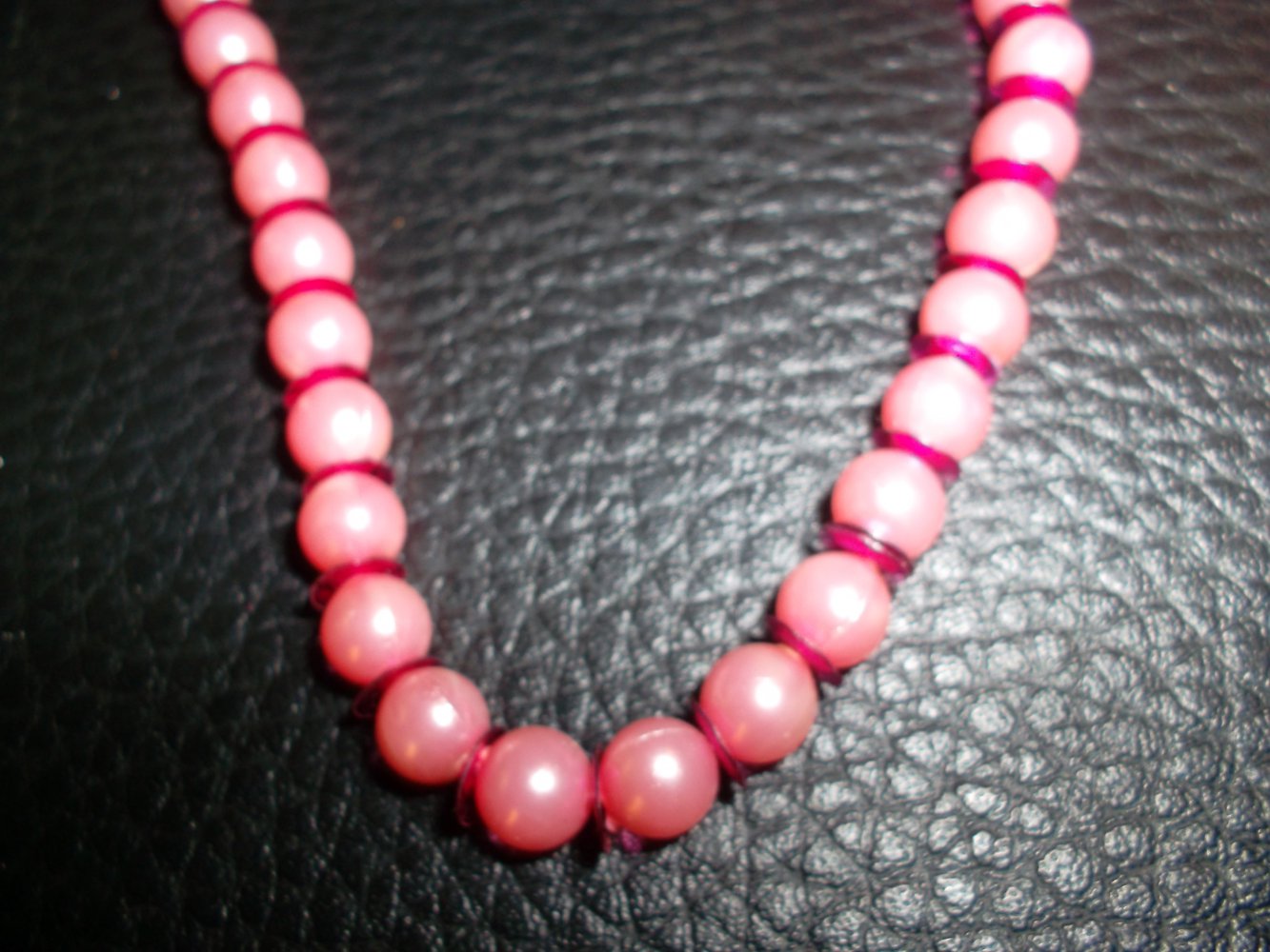 süsses perlenset,kettchen und armband.rosa.neu