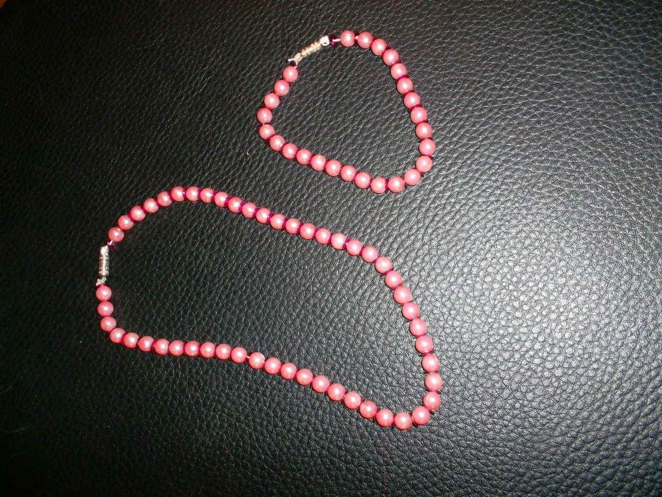 süsses perlenset,kettchen und armband.rosa.neu