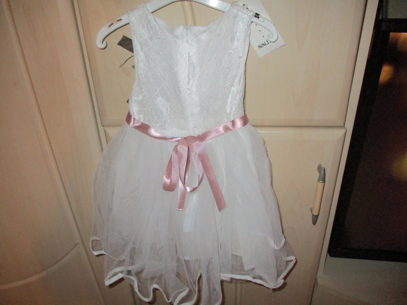 traumhaftes neues festkleidchen, taufe, weiss, tüll, spitze, 6 mon.,es ist 2 mal zu haben