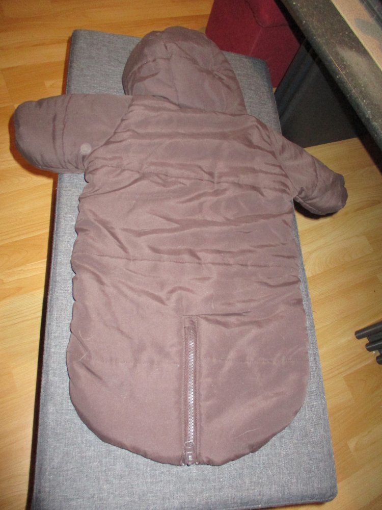babykuschelsack/winteranzug. braun. ca 0-3 monate