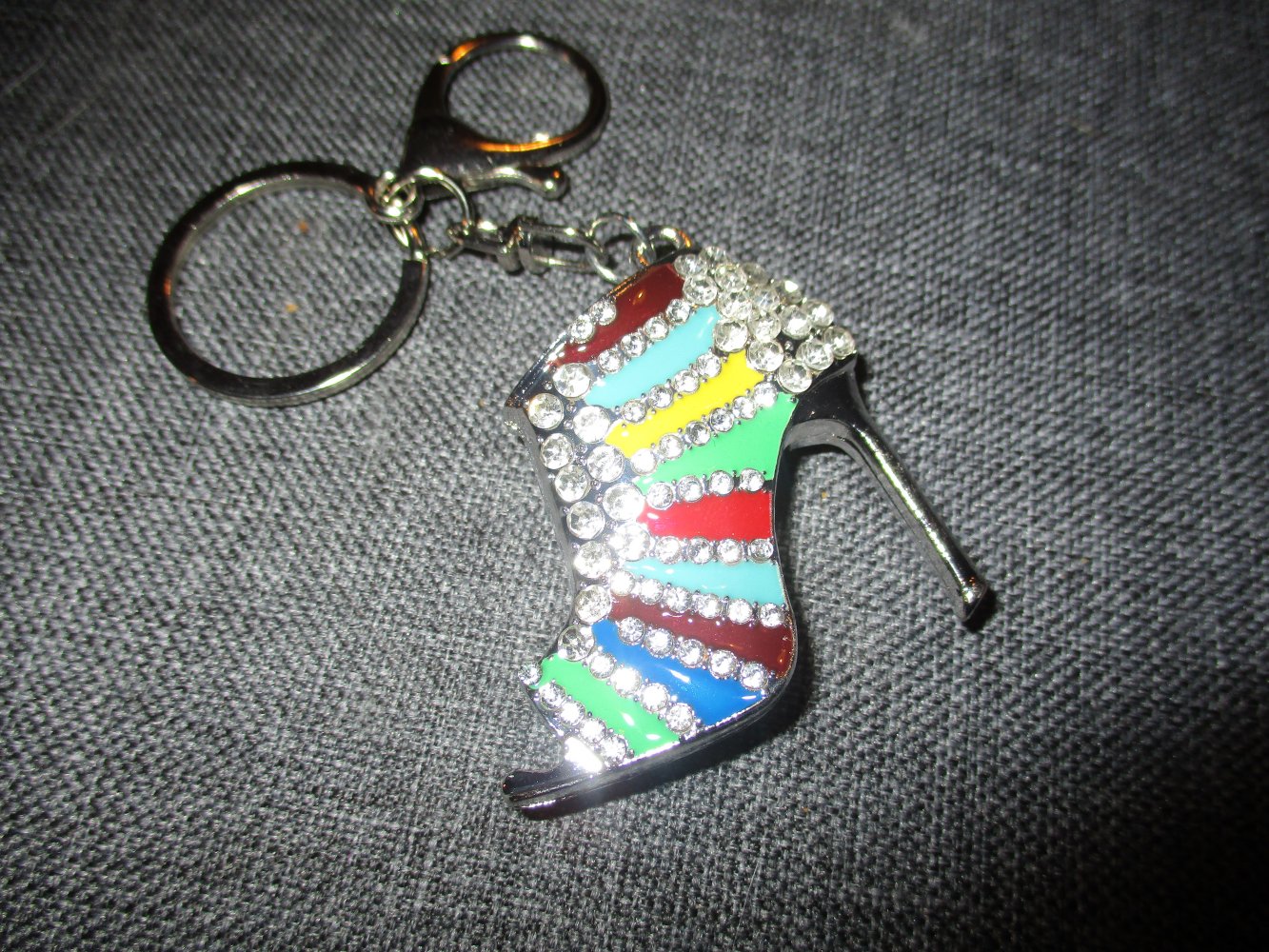 neu, toller (schlüssel) anhänger, high heels, silberfarben, bunt