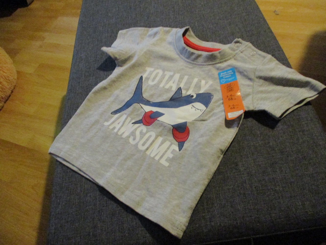 neu, t-shirt, grau, hai-druck, grösse 68