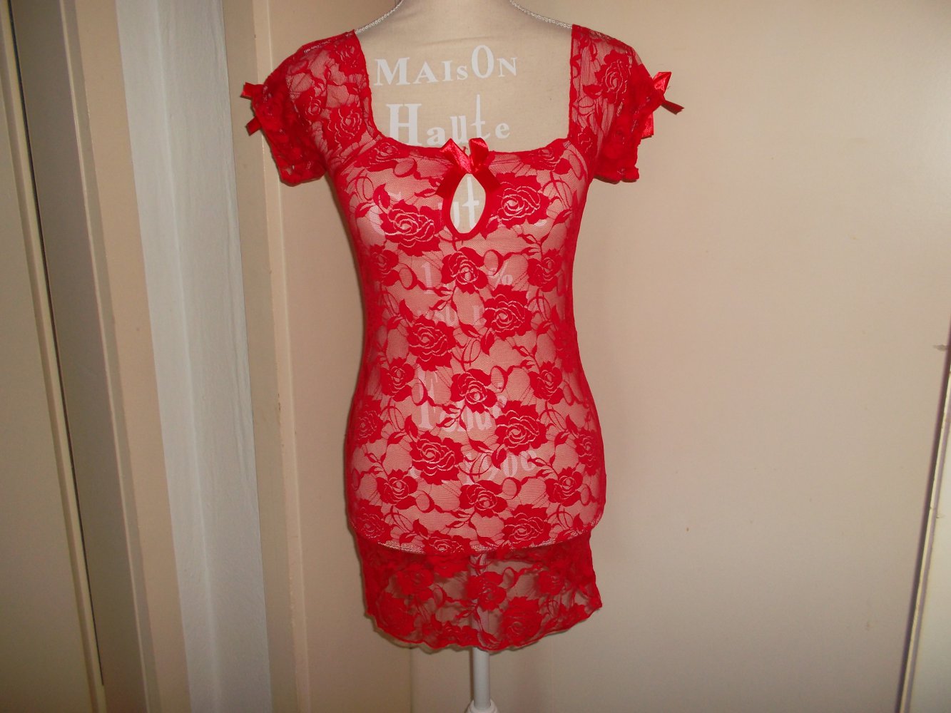 neu,rotes kleidchen mit rosenmuster, grösse s-l, sehr dehnbar