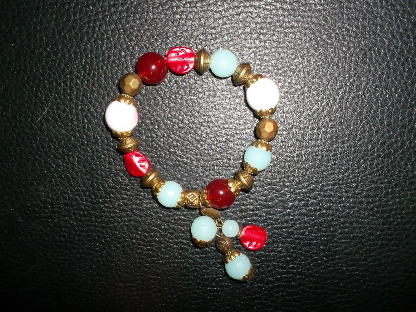 buntes armband,wunderschön,gut verarbeitet,neu