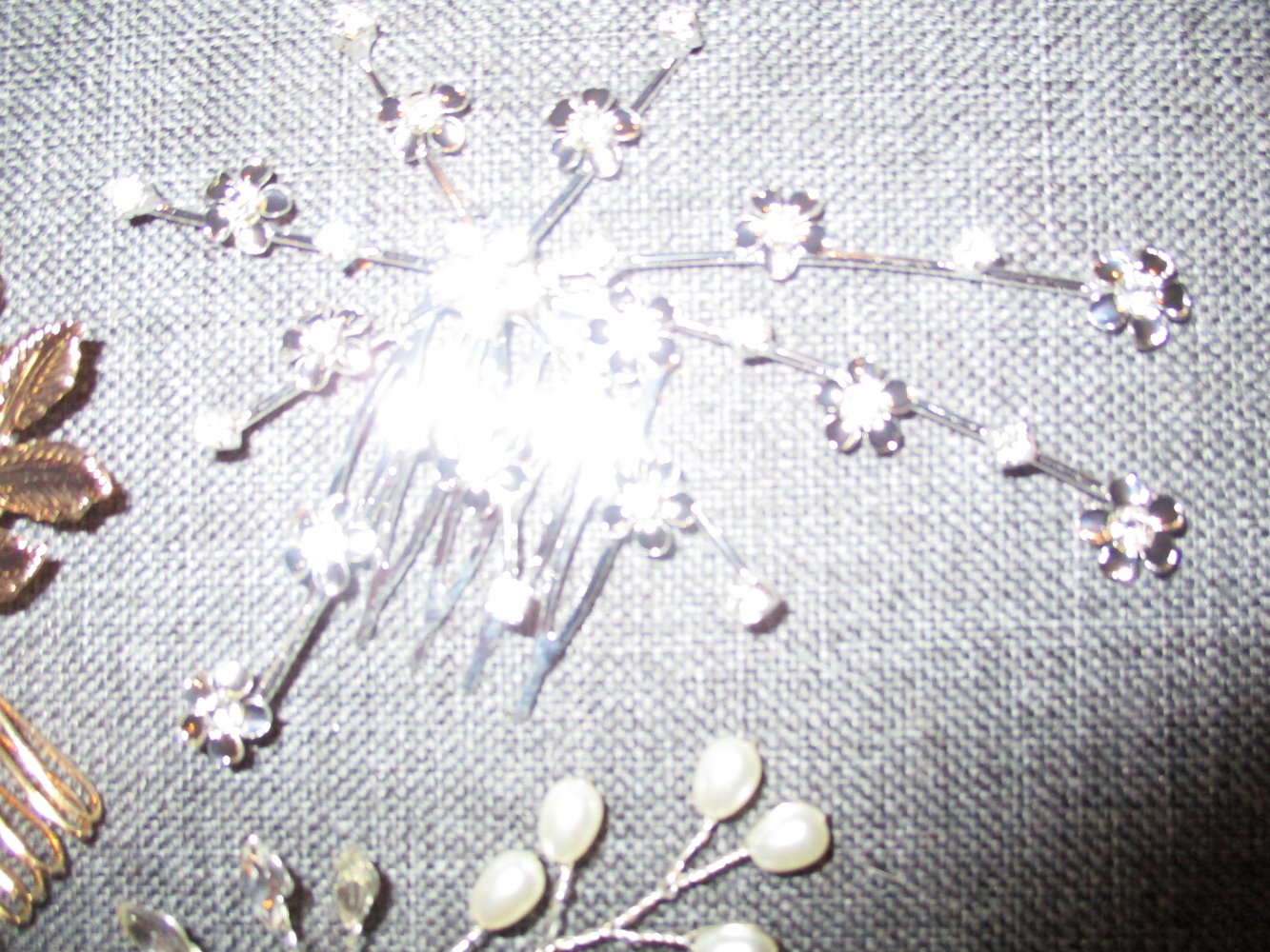 neu,3 teiliger ( mädchen/frauen ) haarschmuck, silber und goldfarben, blumen, steinchen, perlen