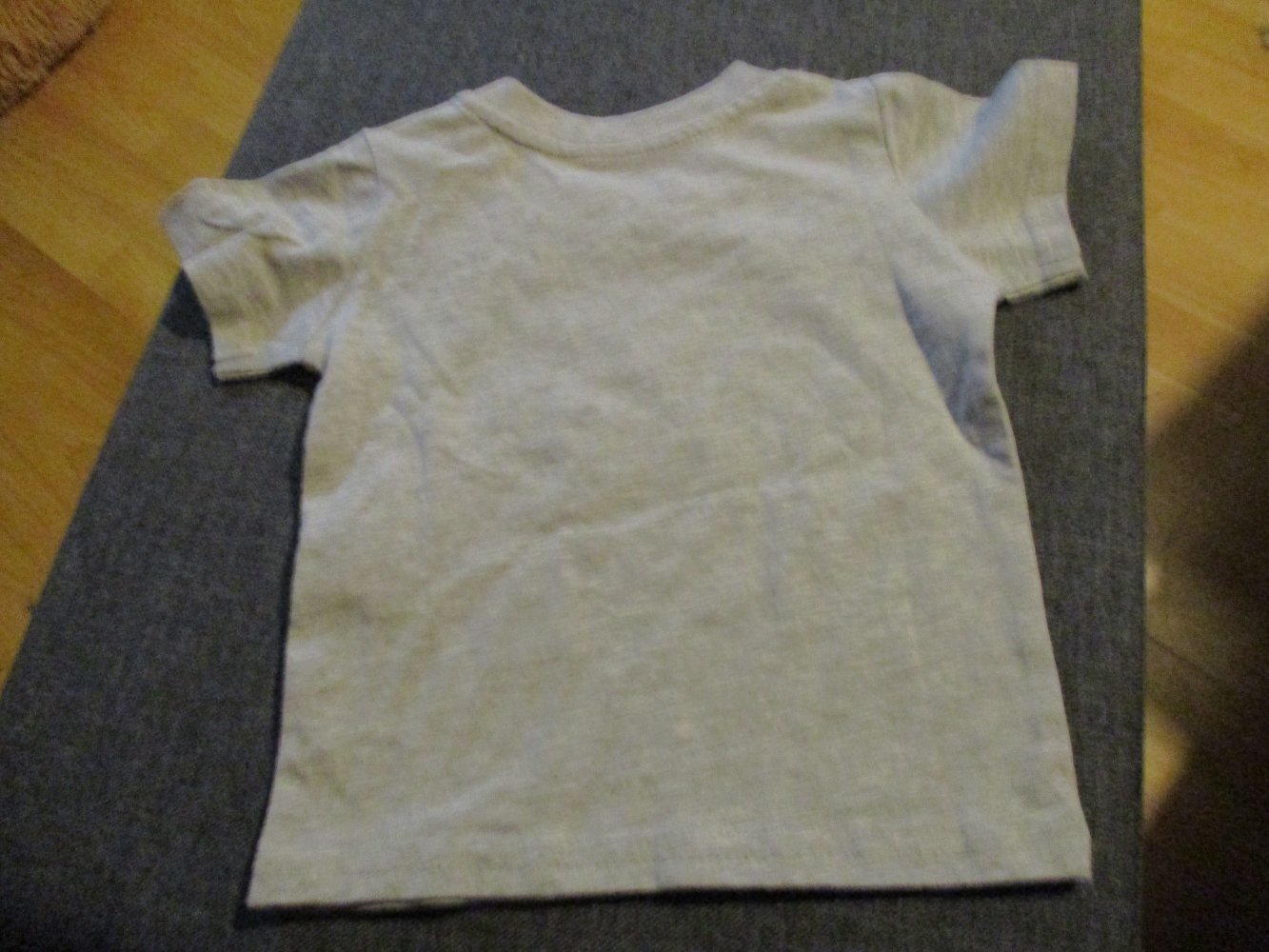 neu, t-shirt, grau, hai-druck, grösse 68