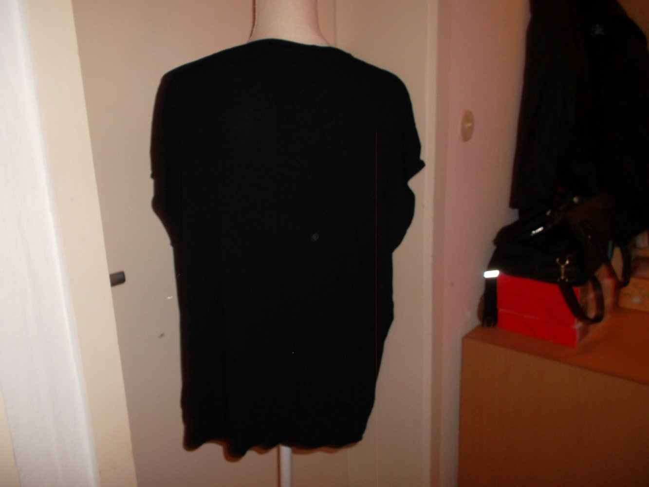 ärmeloses schwarzes t-shirt,von ajc,grösse 44/46,sehr gut erhalten.