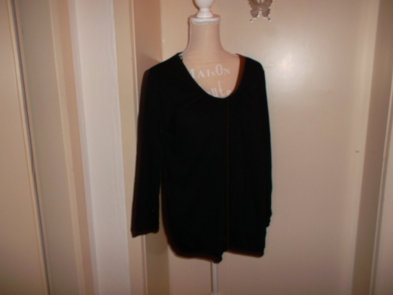 neuwertiges schwarzes damenoberteil,langarm,grösse 44/46.von bpc