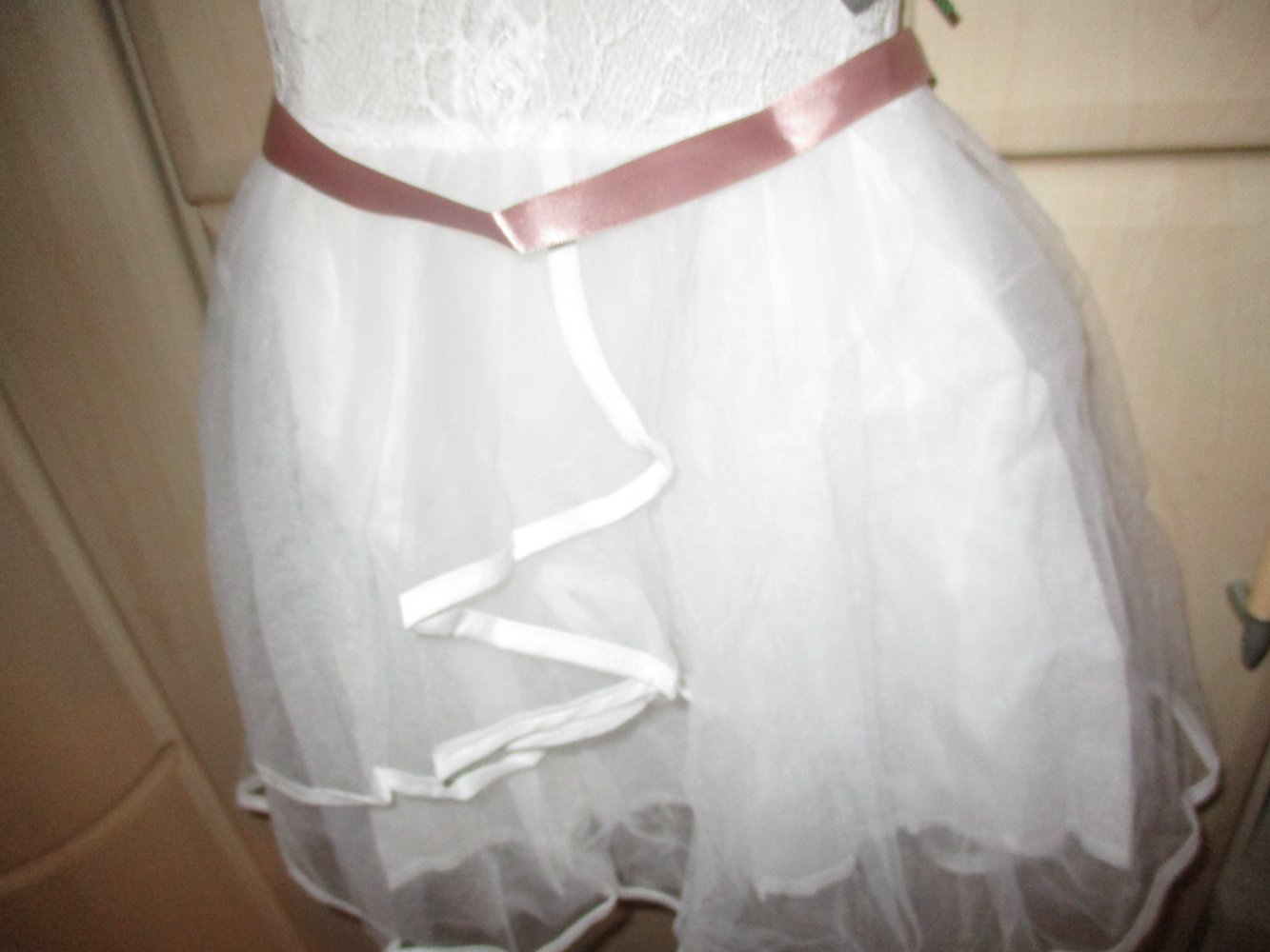 traumhaftes neues festkleidchen, taufe, weiss, tüll, spitze, 6 mon.,es ist 2 mal zu haben