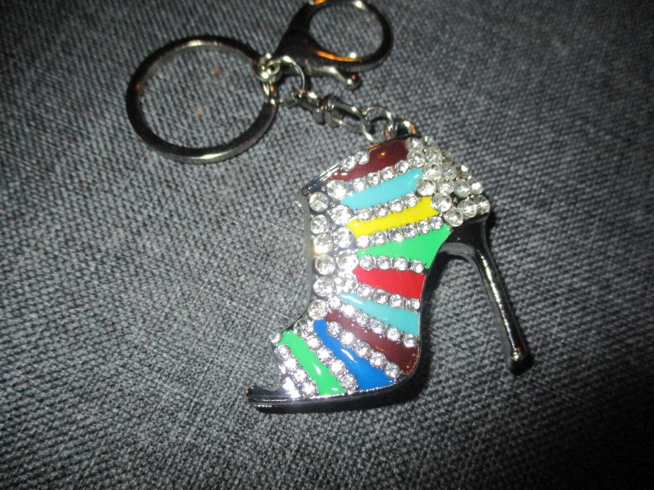 neu, toller (schlüssel) anhänger, high heels, silberfarben, bunt