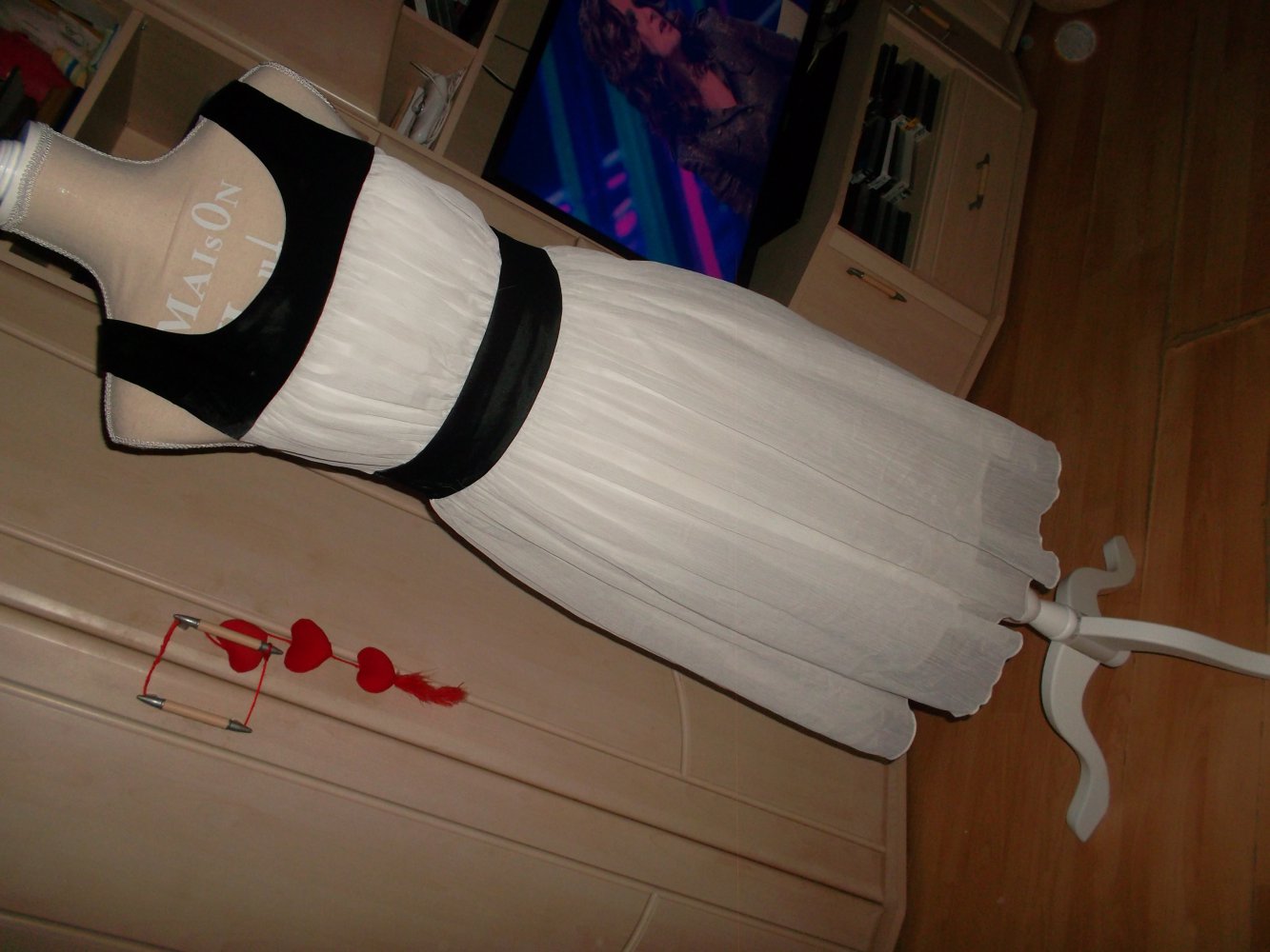 neu,schönes kleid ,gr. 38.von b.p.c.,weiß/schwarz