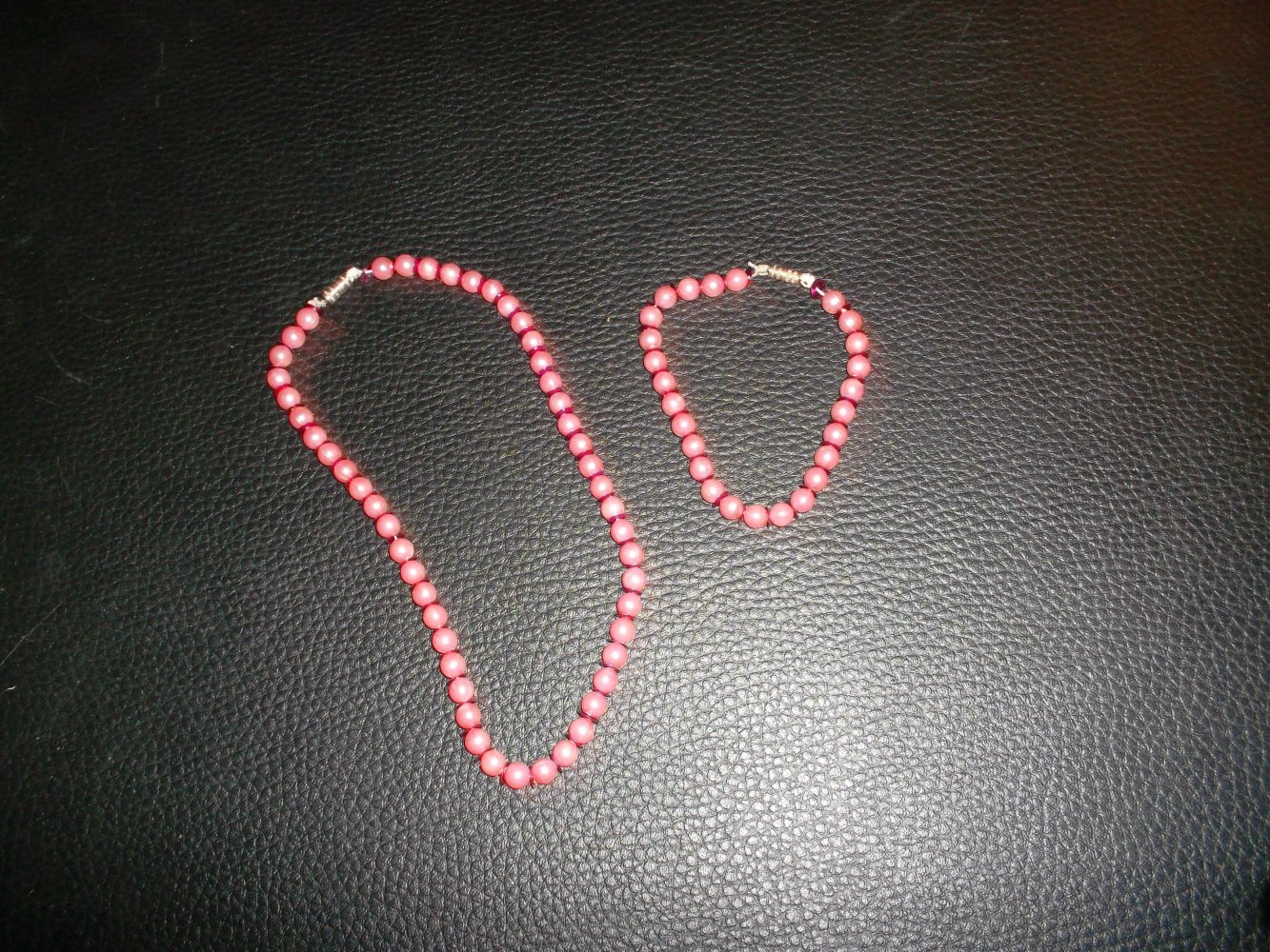 süsses perlenset,kettchen und armband.rosa.neu