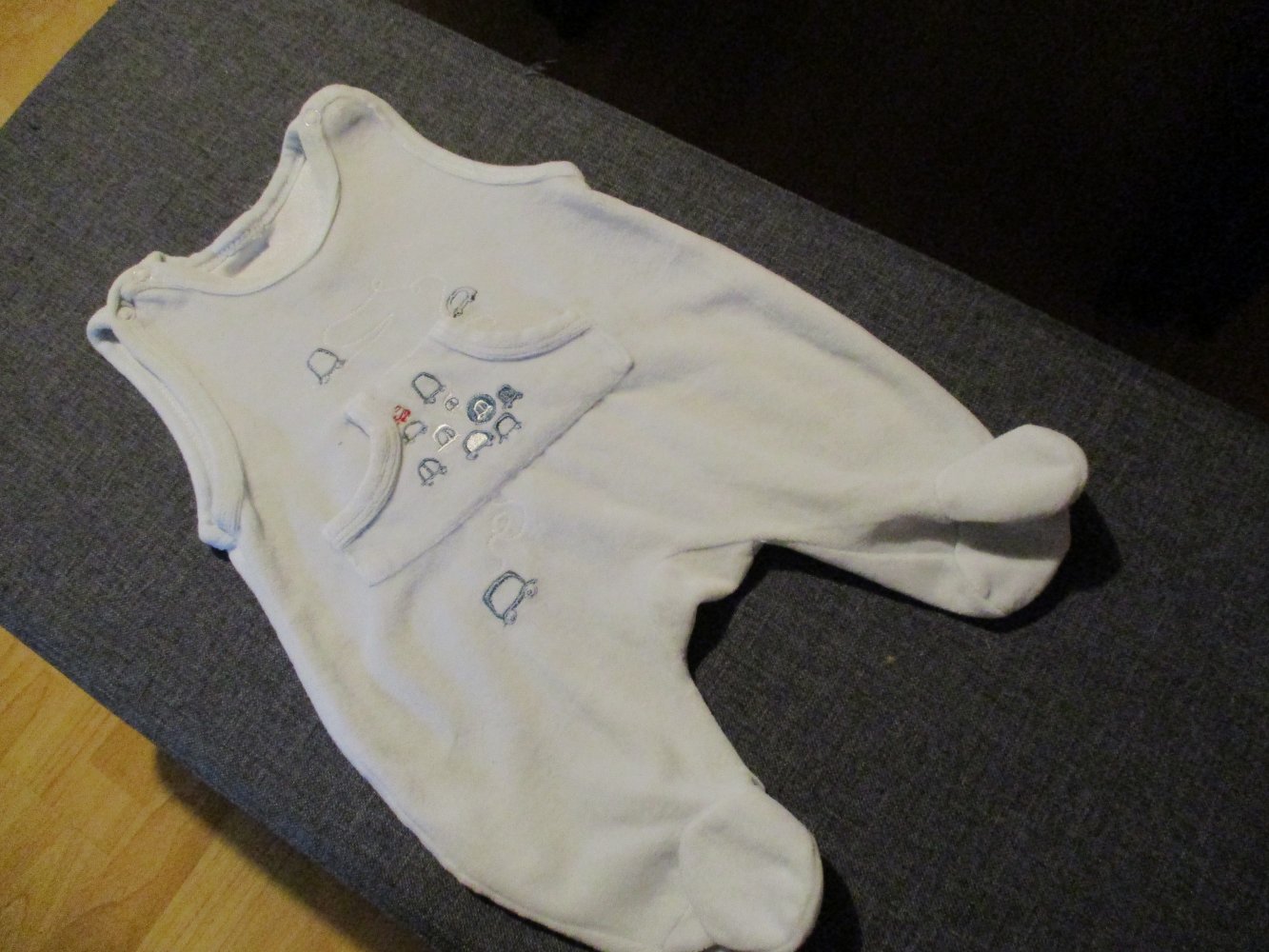 süsser strampler, 50/56, weich, top zustand, ganz zartes hellblau