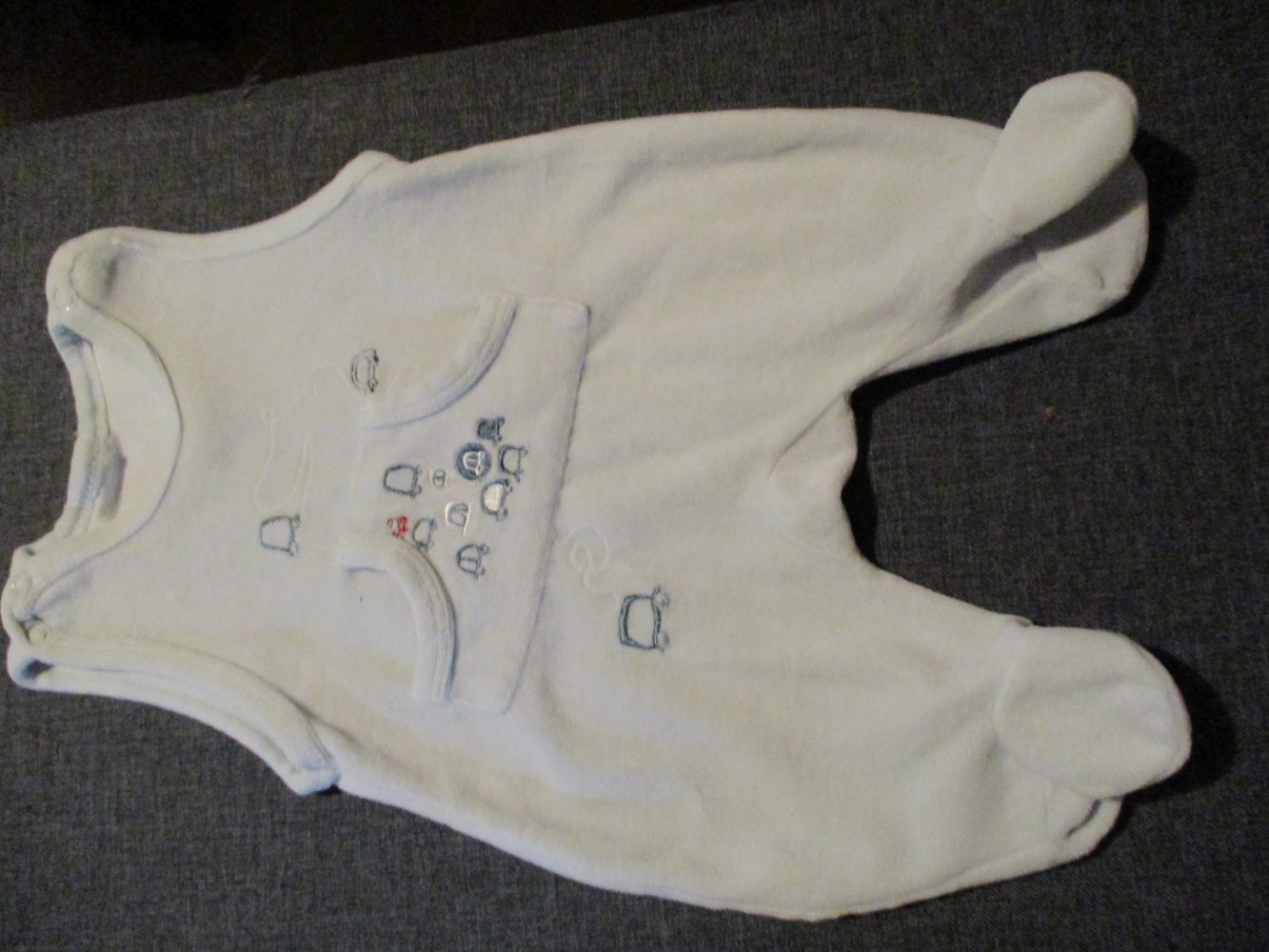 süsser strampler, 50/56, weich, top zustand, ganz zartes hellblau