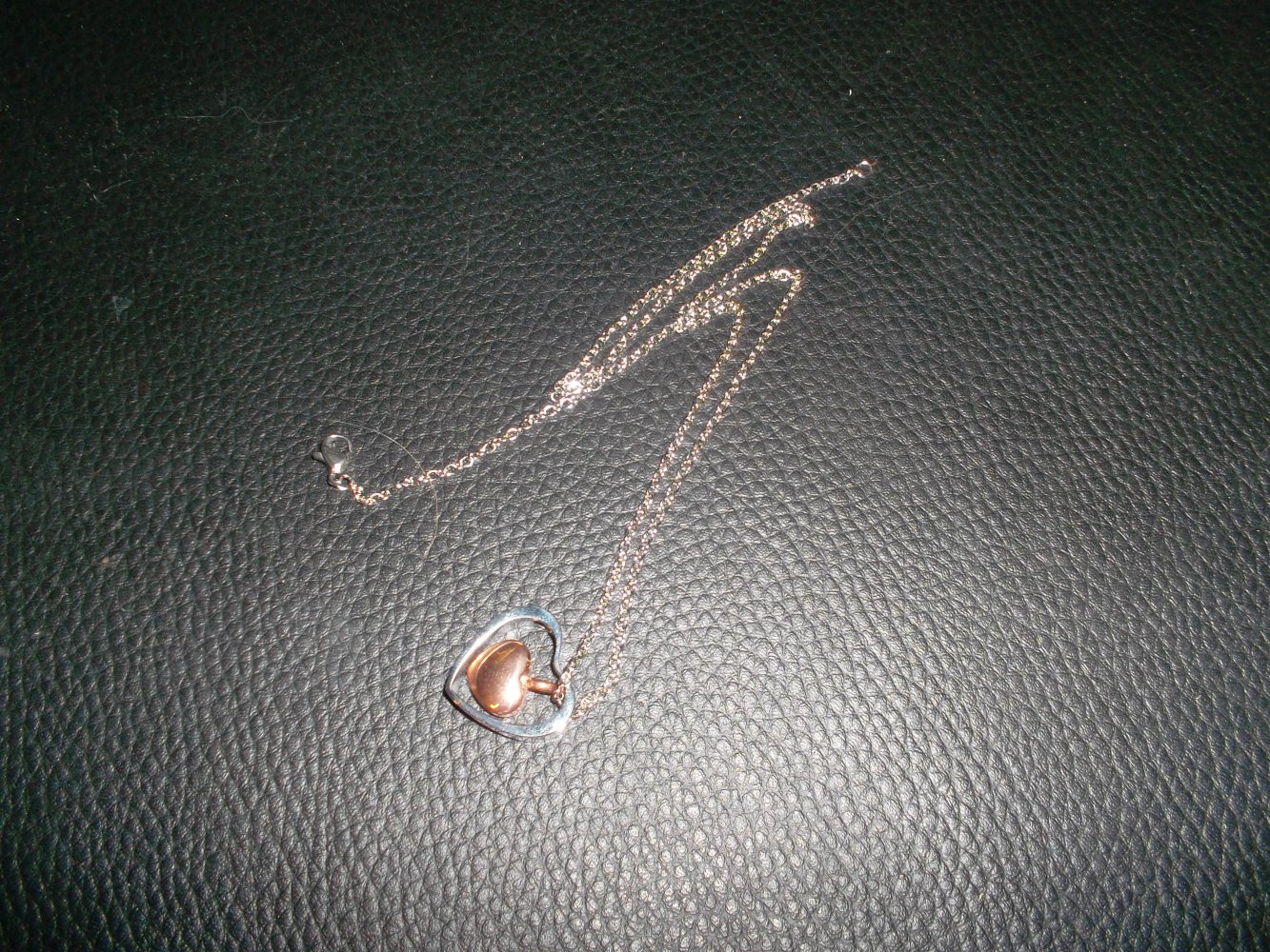 neue kette mit herzanhänger zum befüllen