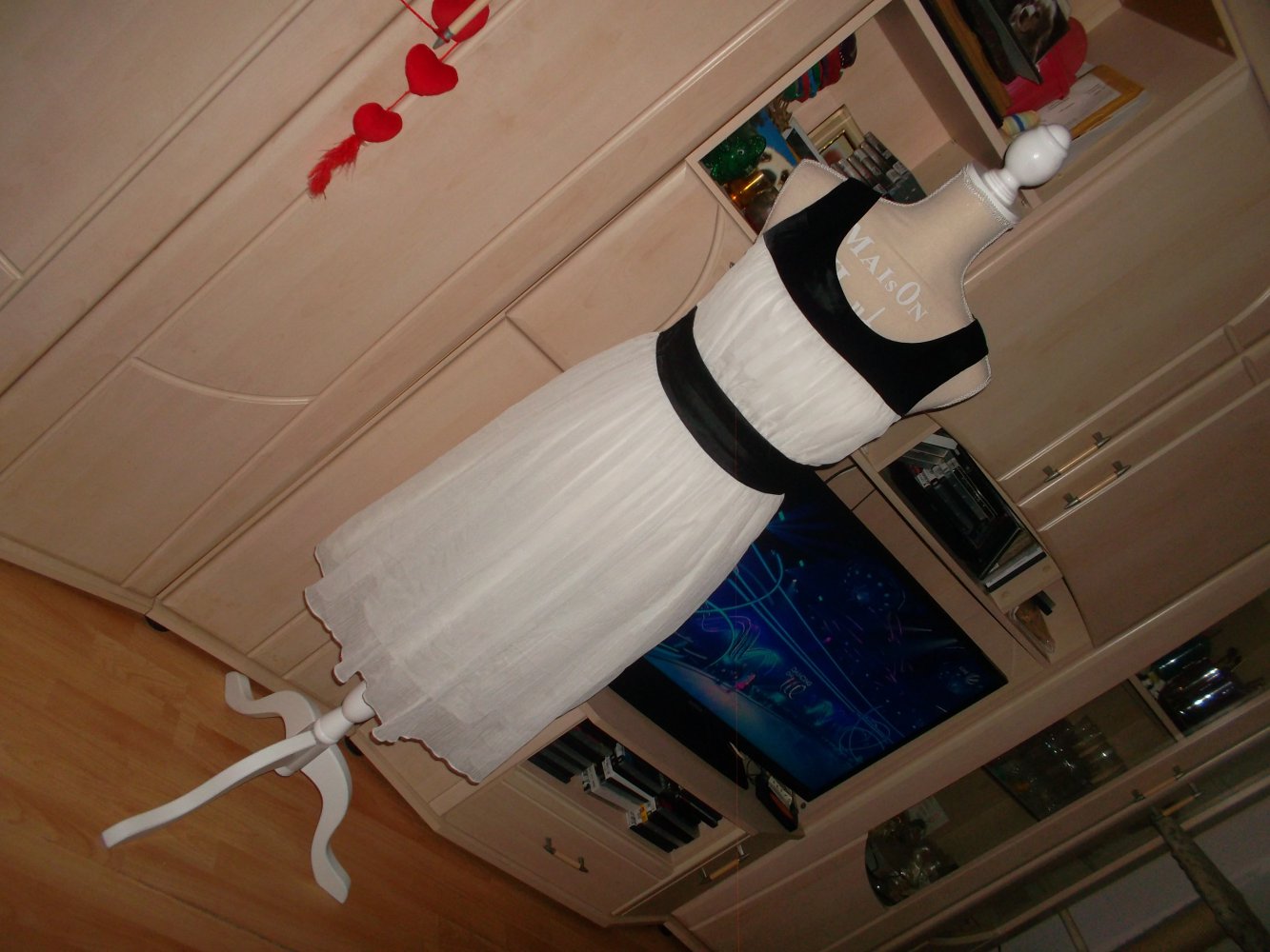 neu,schönes kleid ,gr. 38.von b.p.c.,weiß/schwarz