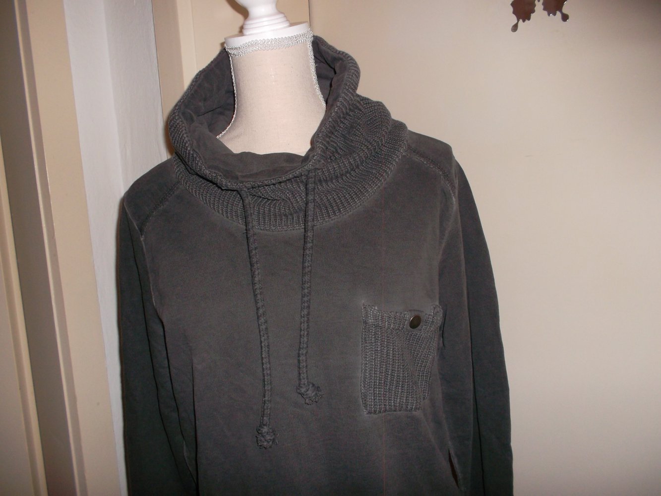 M.O.D.neuwertiger pullover,grau,grösse s