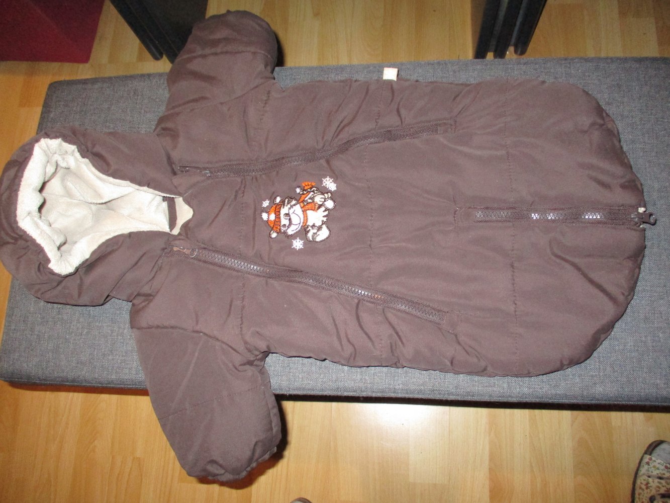 babykuschelsack/winteranzug. braun. ca 0-3 monate