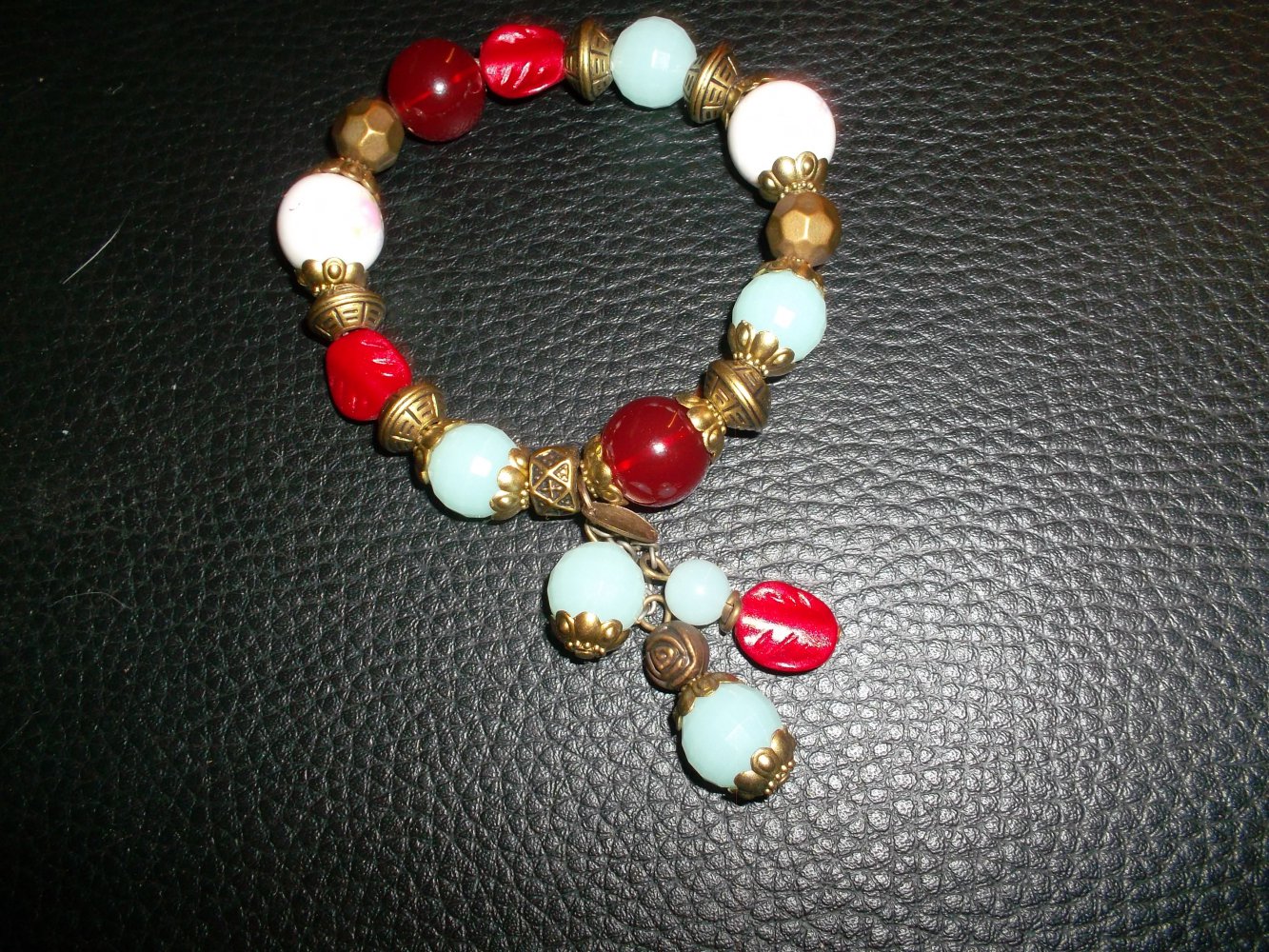 buntes armband,wunderschön,gut verarbeitet,neu