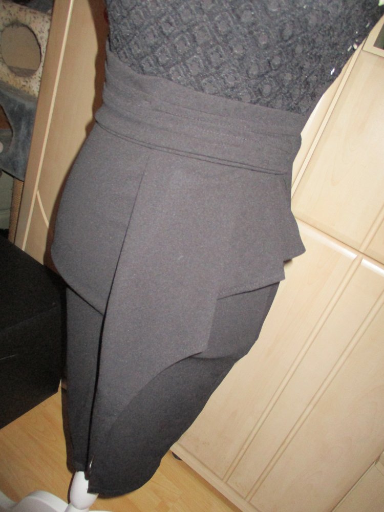 sehr schönes kleid in schwarz.gr. 34/36.stretchig,neuwertig