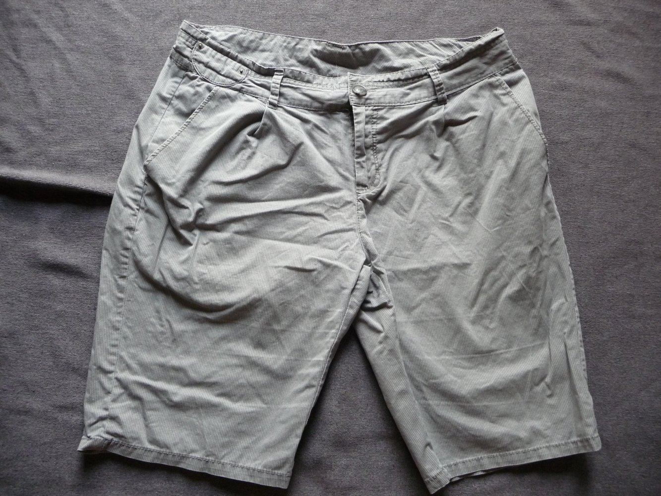 Kurze Hose Gr. 42