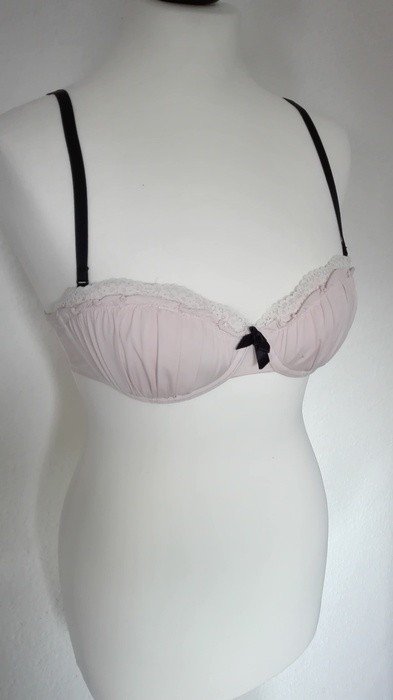 Süßer pastell BH mit Spitzen Details
