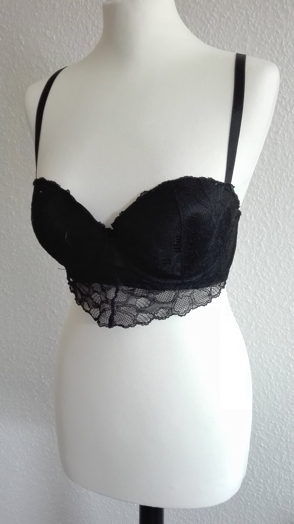 Schwarzes Balconette BH