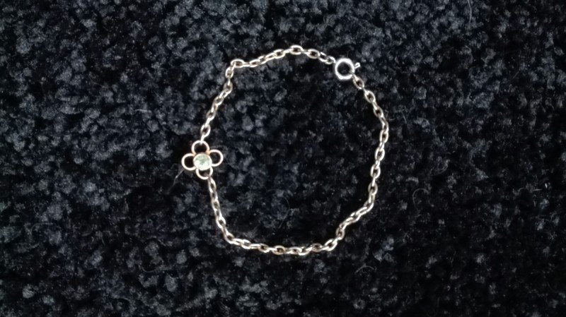 Süßes Armband für kleine Handgelenke